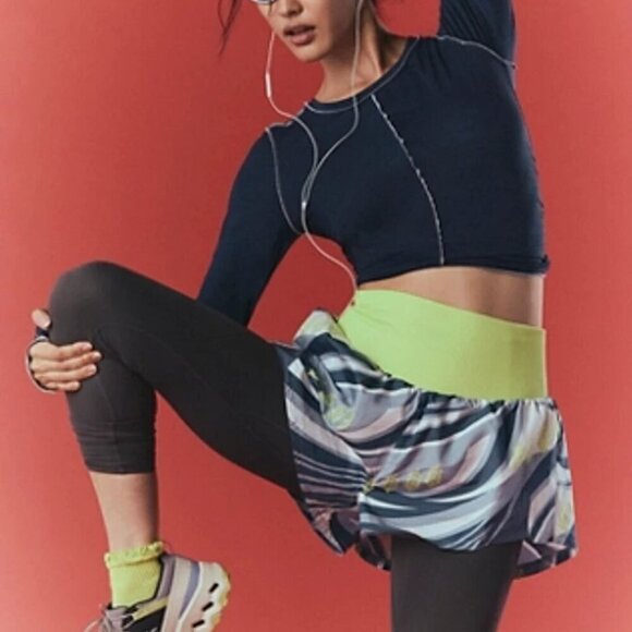 NWT FP Movement Carpe Diem Logo Printed High Rise Shorts - Picture 5 of 6